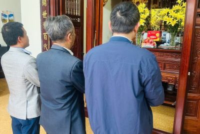 Hướng tới Lễ kỷ niệm 60 năm ngày thành lập Trường THCS Bình Hoà, nhà trường tổ chức hoạt động đi thắp hương tri ân các đồng chí lãnh đạo, các thế hệ Hiệu trưởng qua các thời kỳ