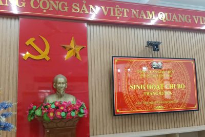 Buổi sinh hoạt Chi bộ Đảng đầu tiên trường THCS Bình Hòa khi sáp nhập trường THCS Ngô Đồng (cũ) và trường THCS Bình Hòa